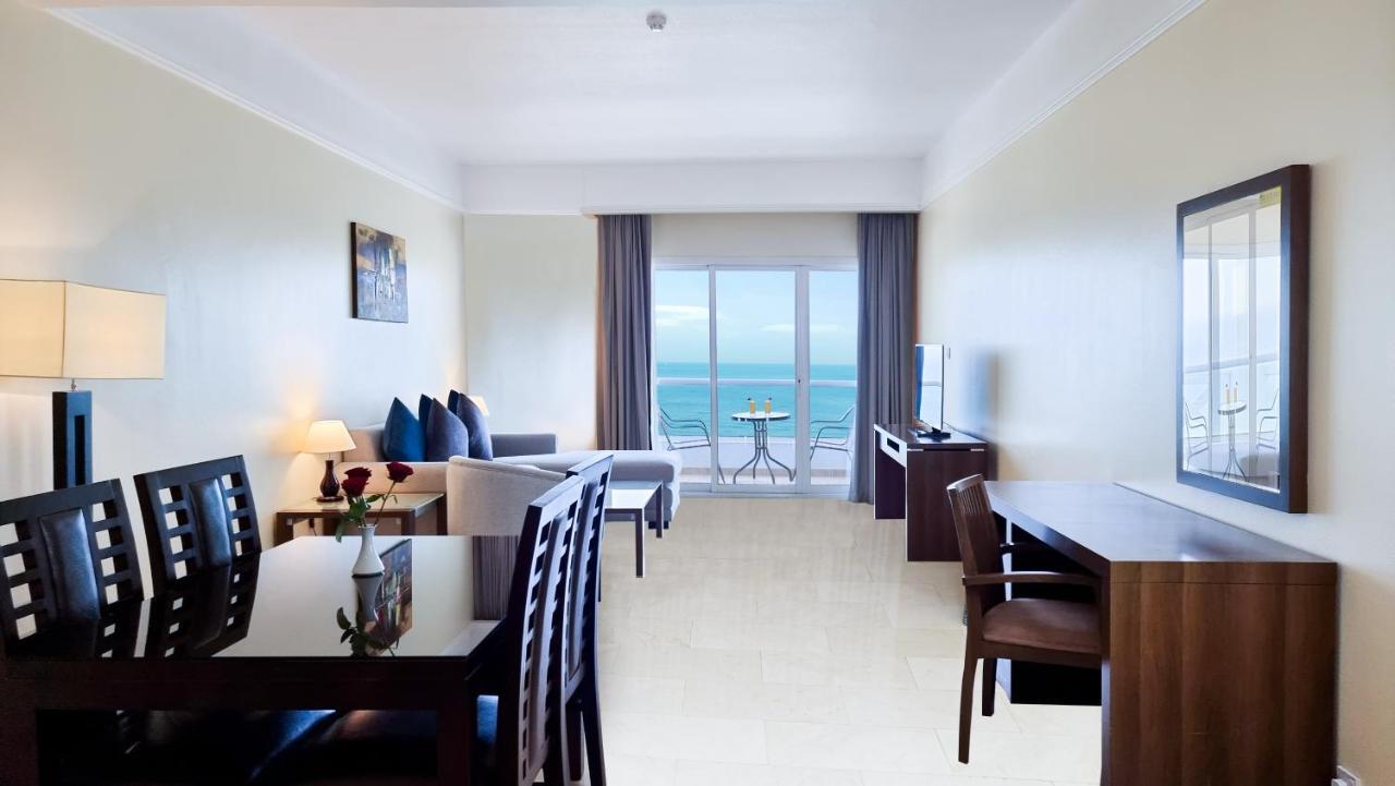Ramada By Wyndham Beach Hotel Ajman Exterior photo