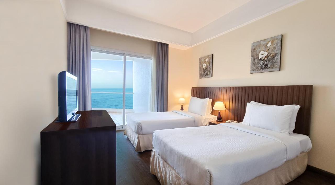 Ramada By Wyndham Beach Hotel Ajman Exterior photo