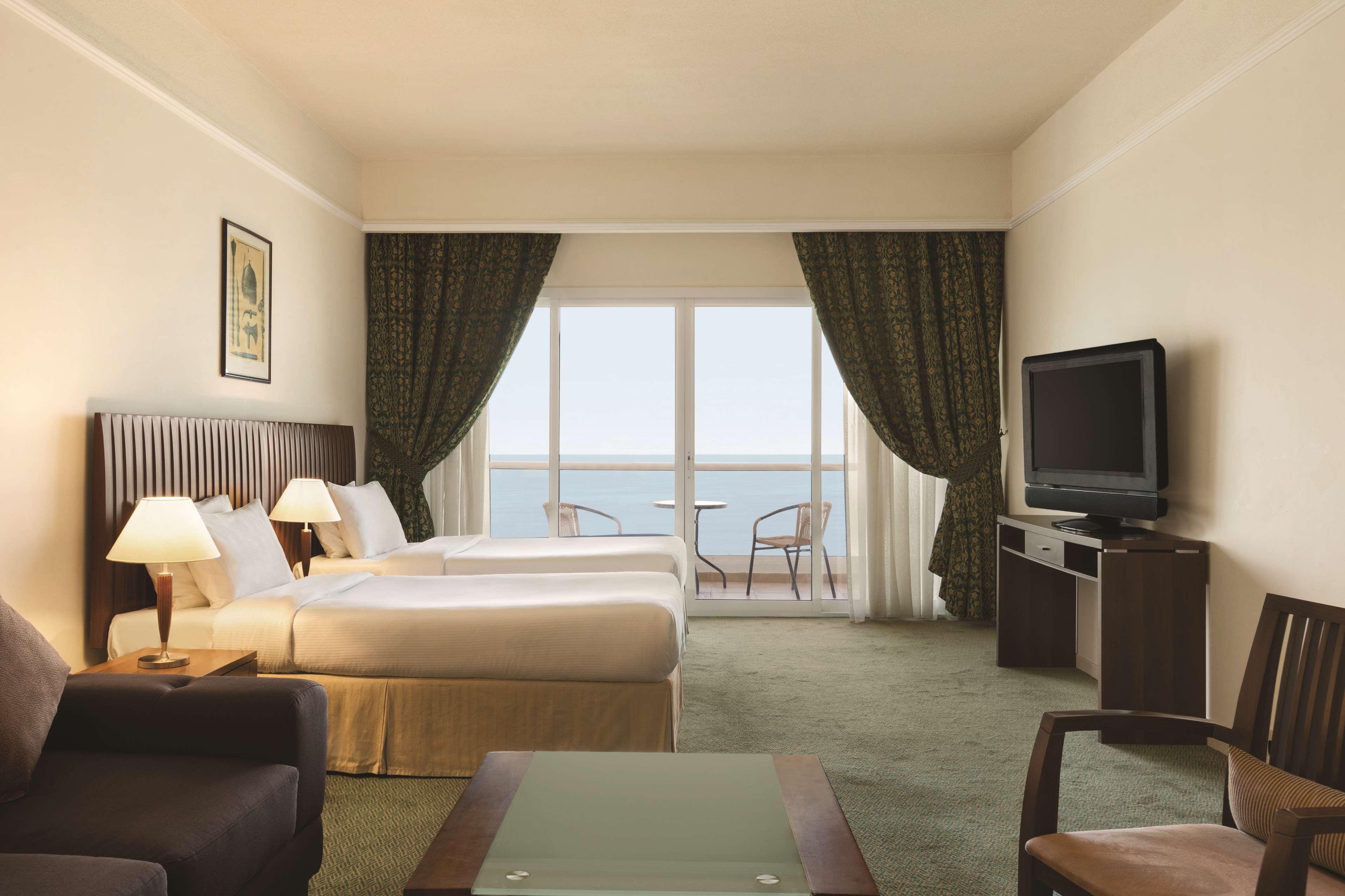 Ramada By Wyndham Beach Hotel Ajman Exterior photo