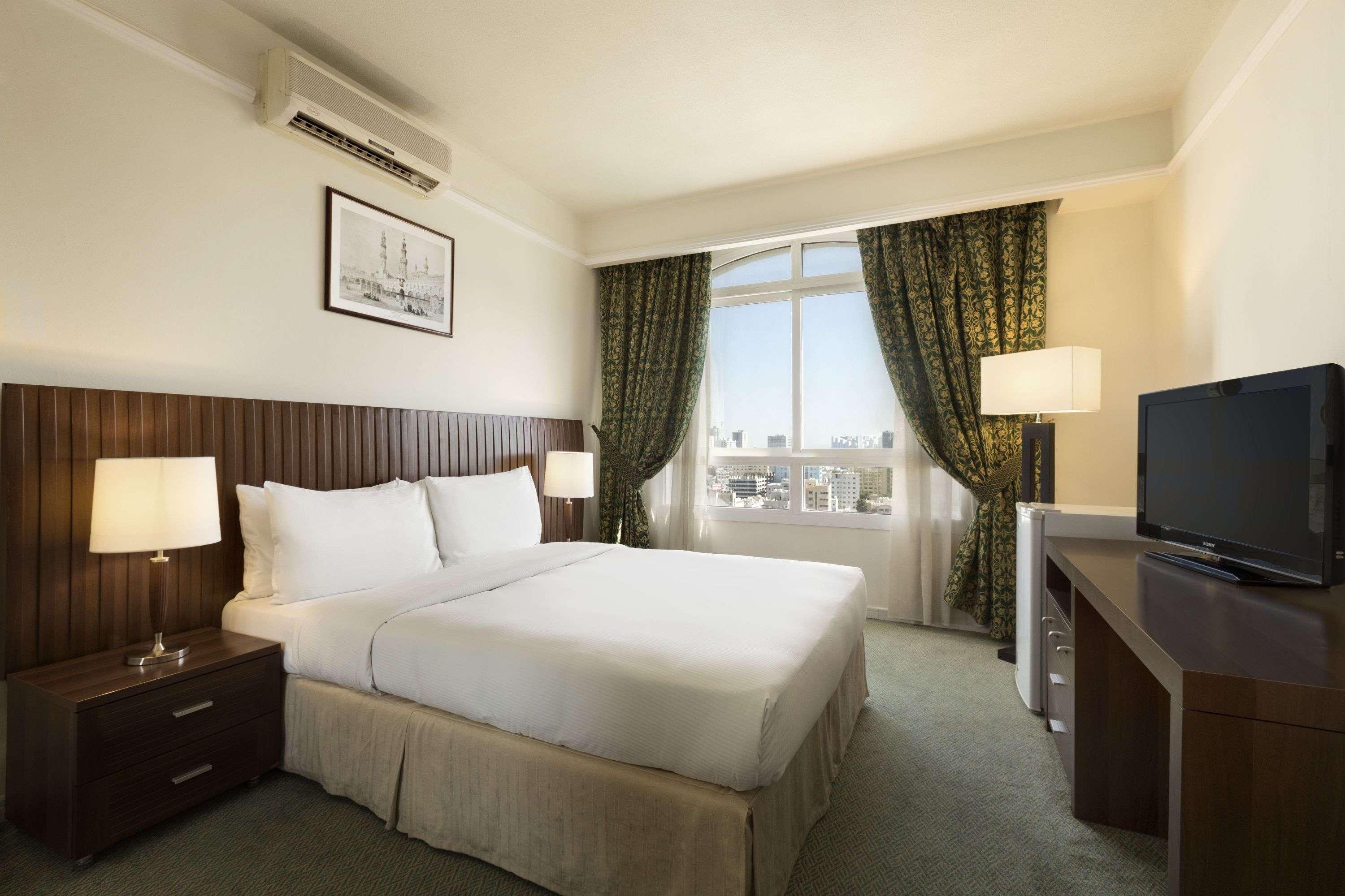 Ramada By Wyndham Beach Hotel Ajman Exterior photo