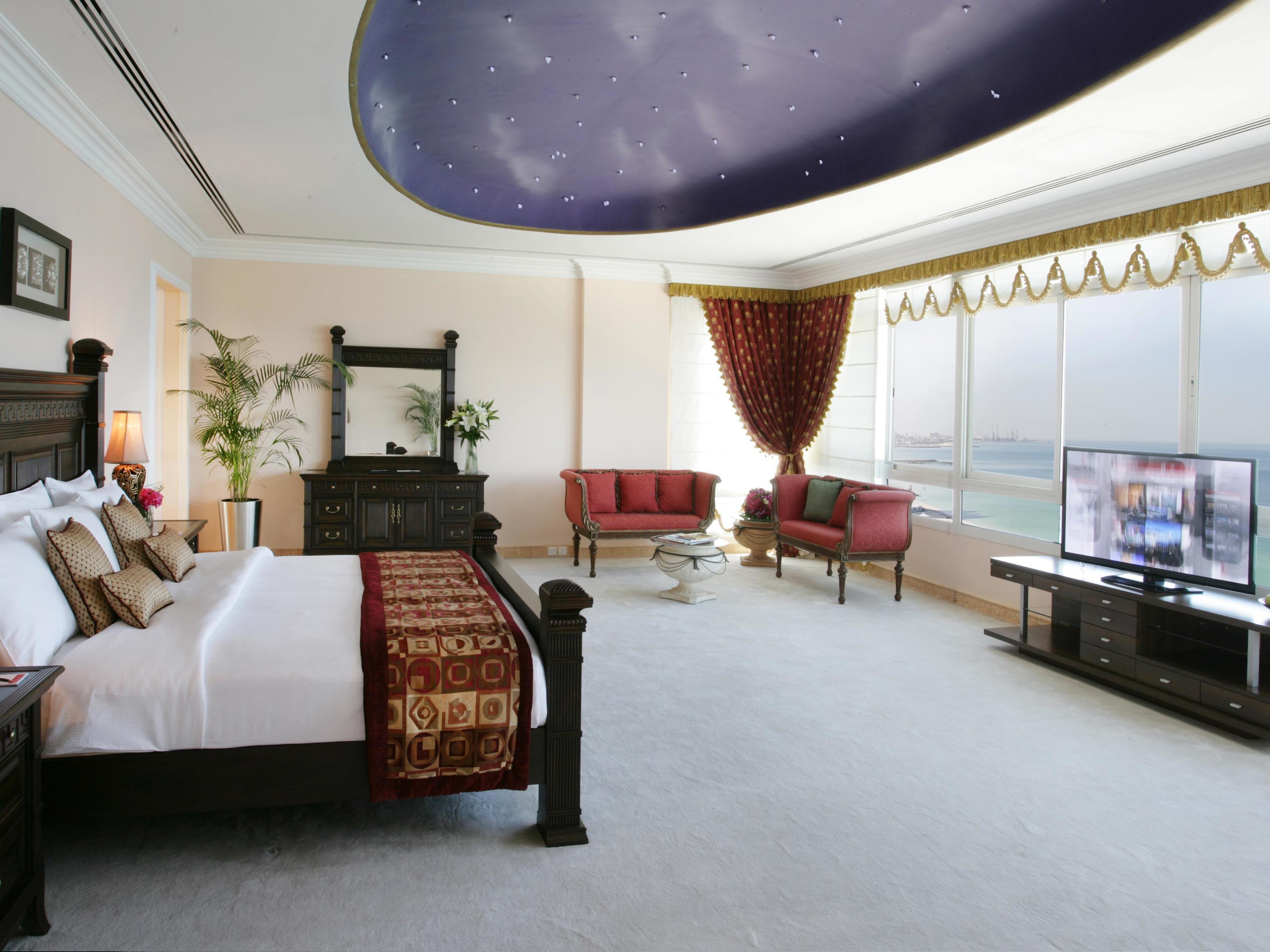 Ramada By Wyndham Beach Hotel Ajman Exterior photo