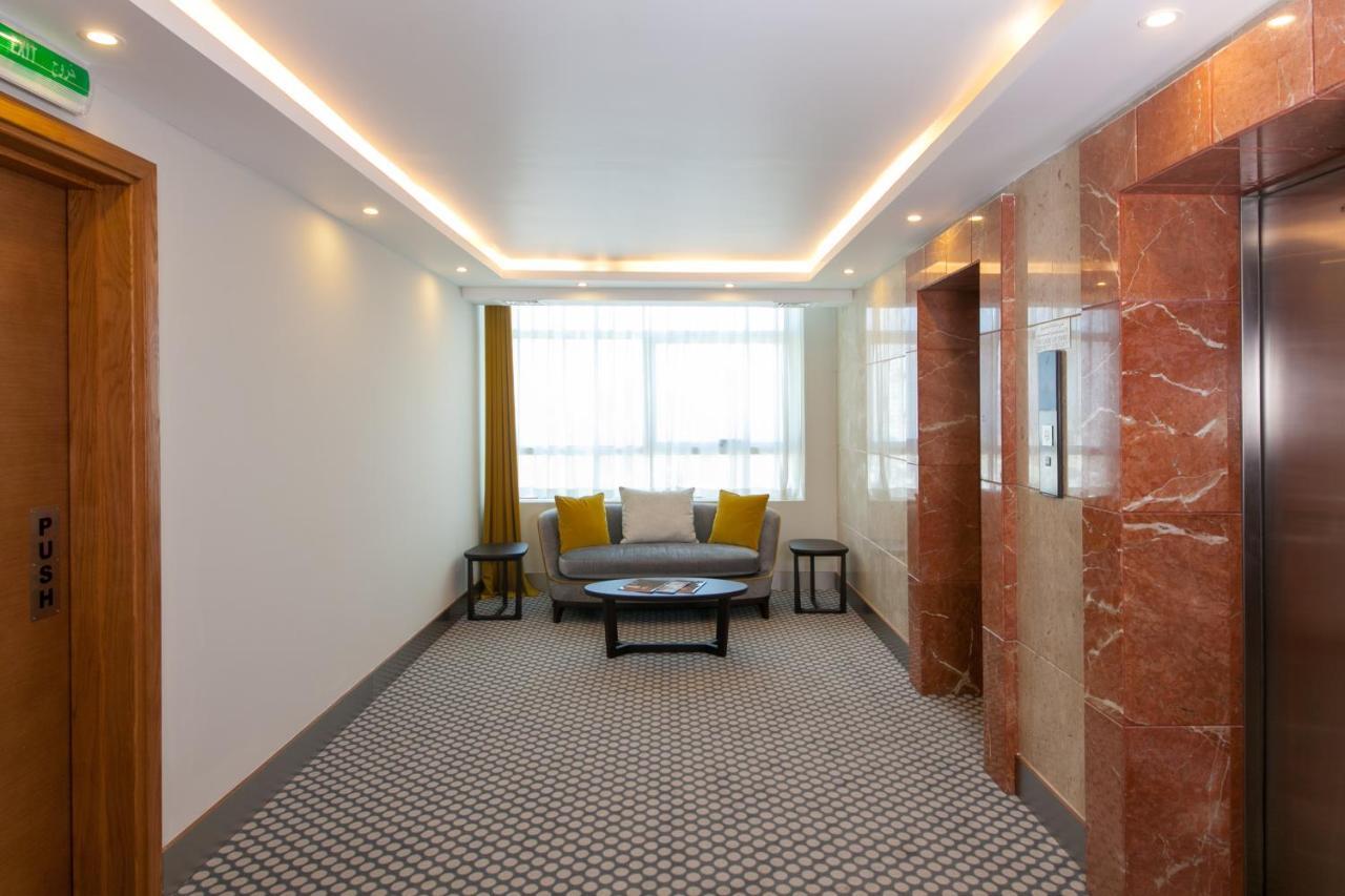 Ramada By Wyndham Beach Hotel Ajman Exterior photo