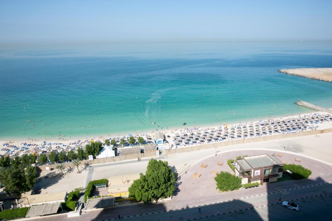 Ramada By Wyndham Beach Hotel Ajman Exterior photo